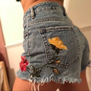 Flower embroidered shorts